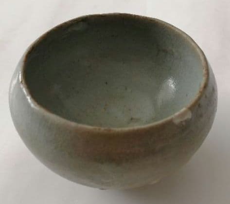 高麗青磁　粉青沙器　ぐいのみ