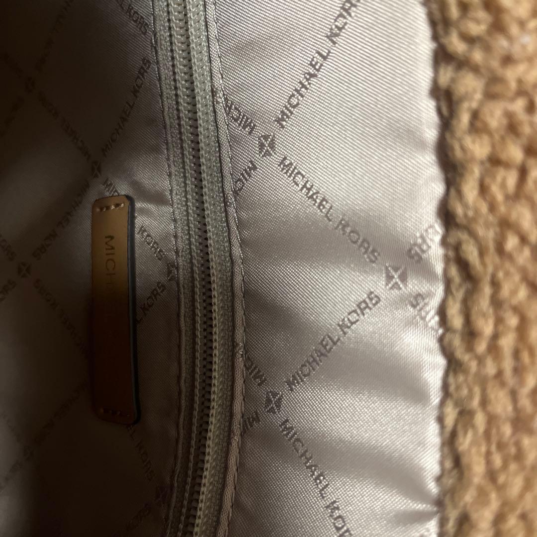 MICHAELKORSベージュ ハンドバッグショルダーバックボアミディアムサイズ
