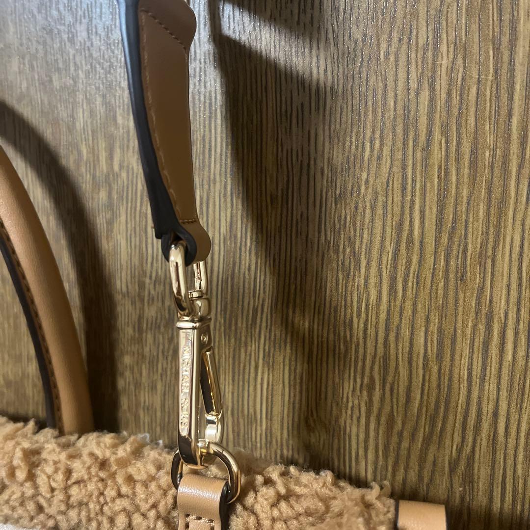 MICHAELKORSベージュ ハンドバッグショルダーバックボアミディアムサイズ