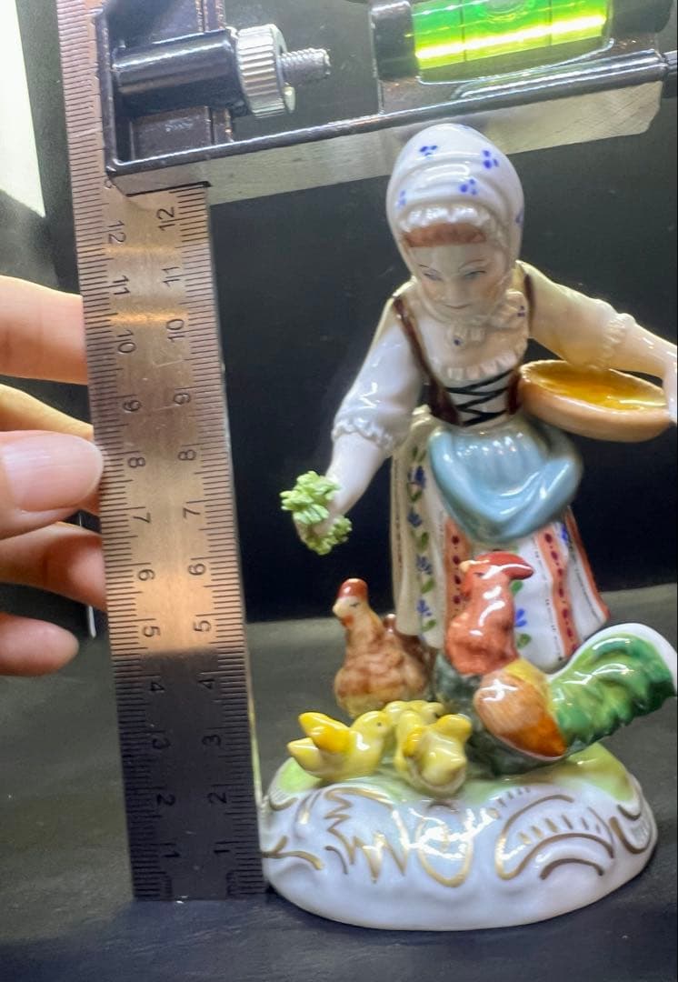 農婦 鶏 陶器 フィギュリン