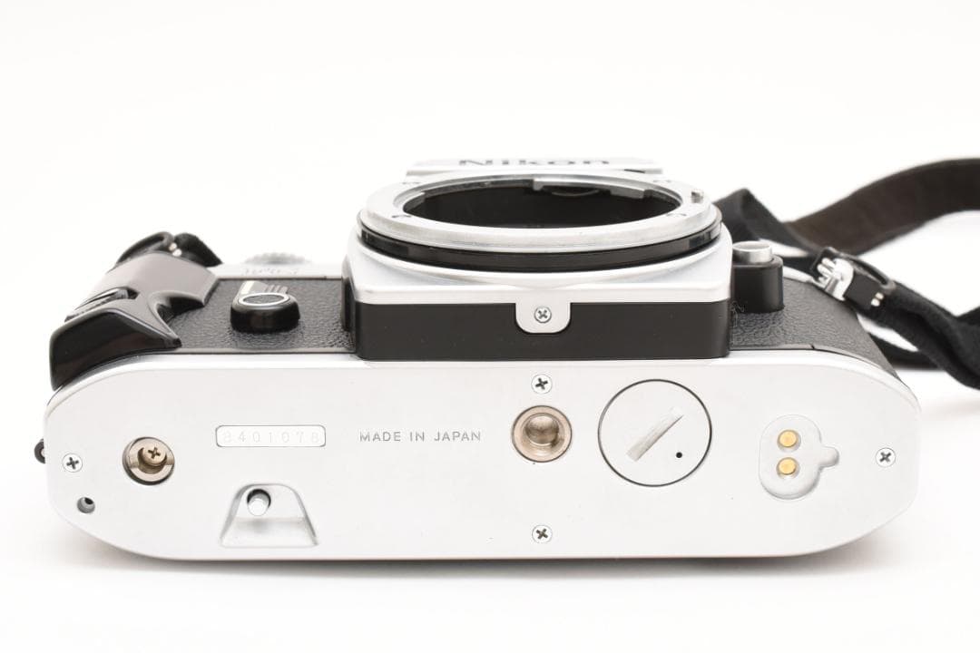 美品 NIKON FG シルバー フィルムカメラ　モルト新品交換済 N M558