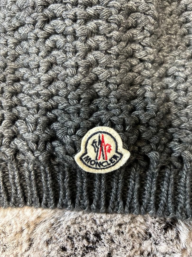 タイムセール！超美品！MONCLER グレーニット帽リアルファー付きモンクレール