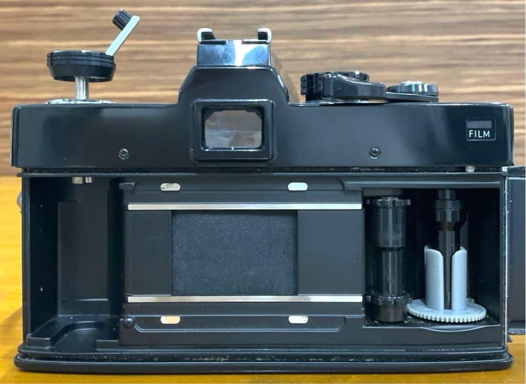 ミノルタ　SR505　一眼レフフィルムカメラ　レンズ付き　フィルター付き