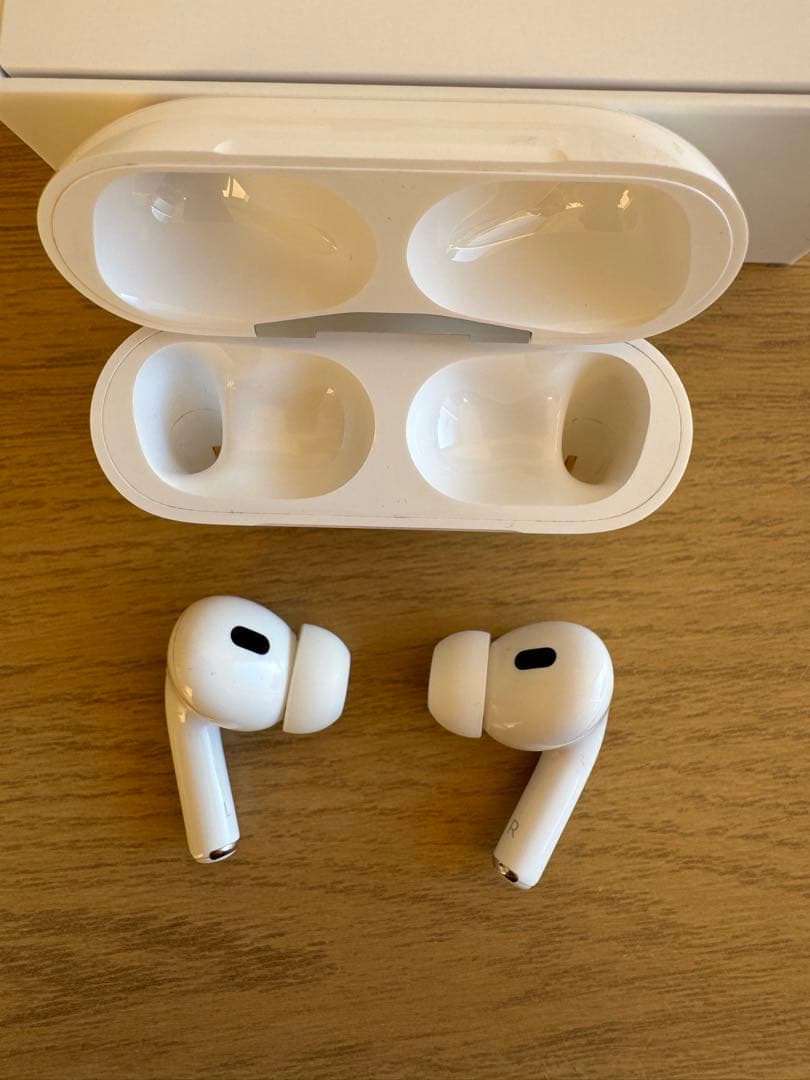 Apple AirPods Pro 第二世代 Lightening 付属品完備