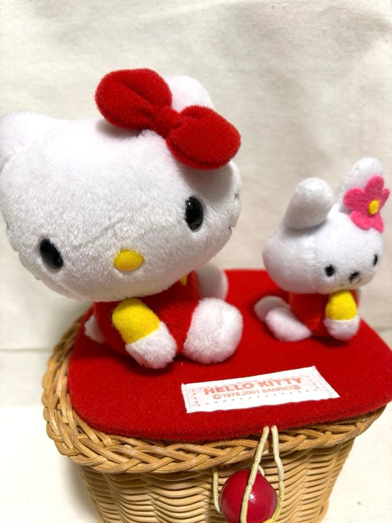 【希少！！】HELLOKITTY 藤のカゴ ボックス うさぎちゃん付き