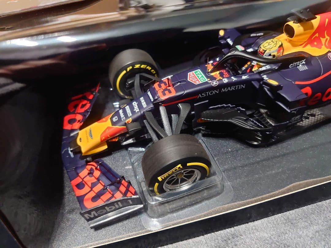 ミニチャンプス 1/18 RB15 オーストリアGP 優勝 M.フェルスタッペン