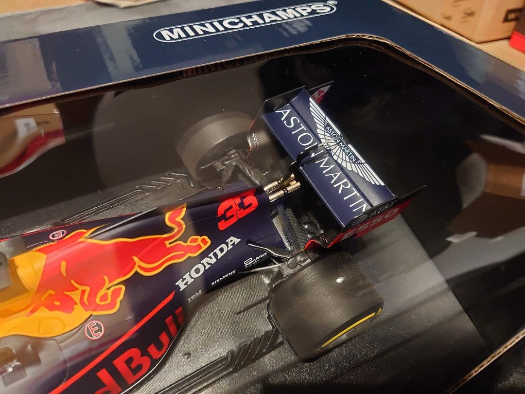 ミニチャンプス 1/18 RB15 オーストリアGP 優勝 M.フェルスタッペン