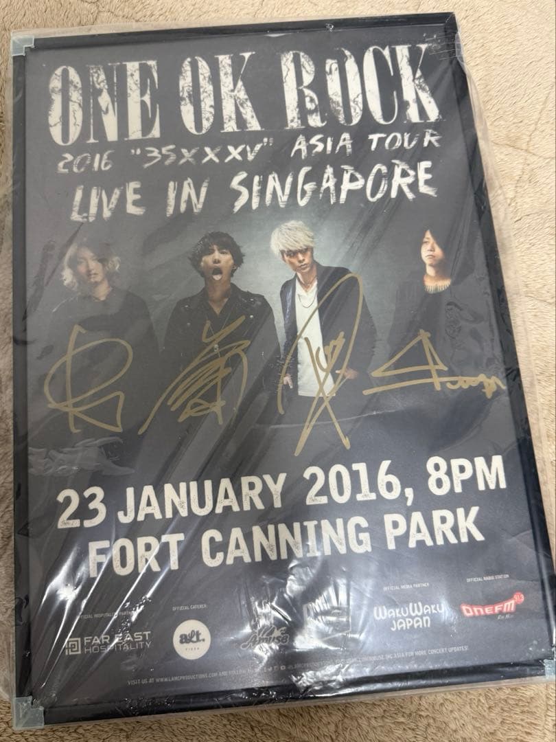 【匿名配送】one ok rock ポスター　サイン