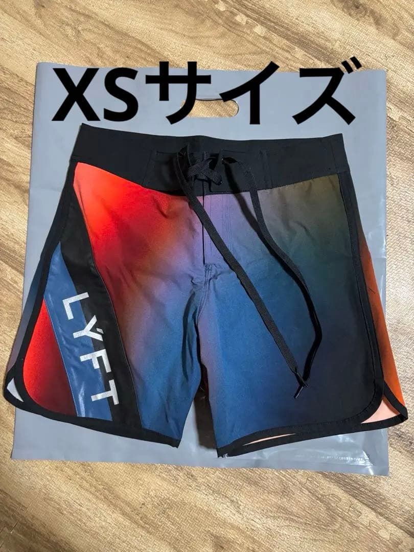 【タグ付き】【試着のみ、未使用】LYFT サーフパンツ　グラデーション　XS