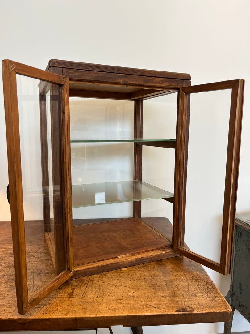 ガラスケース 3段 匂い有り ビンテージ アンティーク 昭和レトロ ショーケース