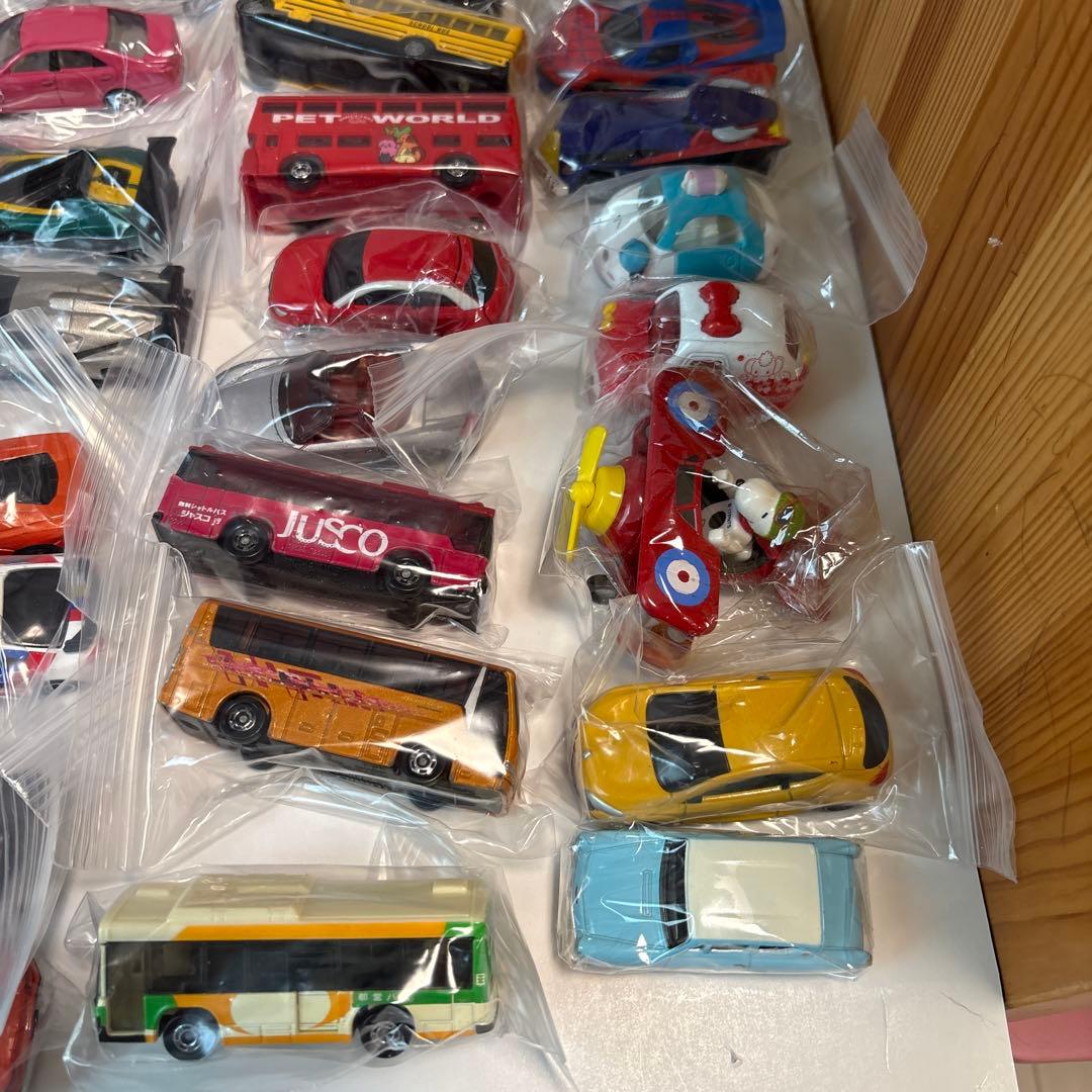 2335.トミカ70台まとめ売り