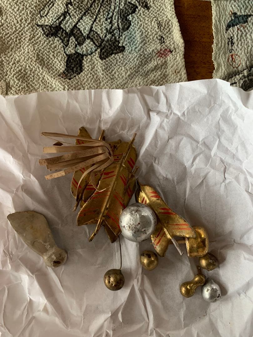 美術工芸品 明治中期 刺繍紋章店作の室内飾り用の鯉のぼり部材一式貴重品