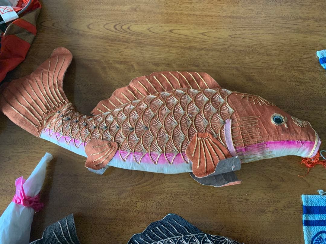 美術工芸品 明治中期 刺繍紋章店作の室内飾り用の鯉のぼり部材一式貴重品