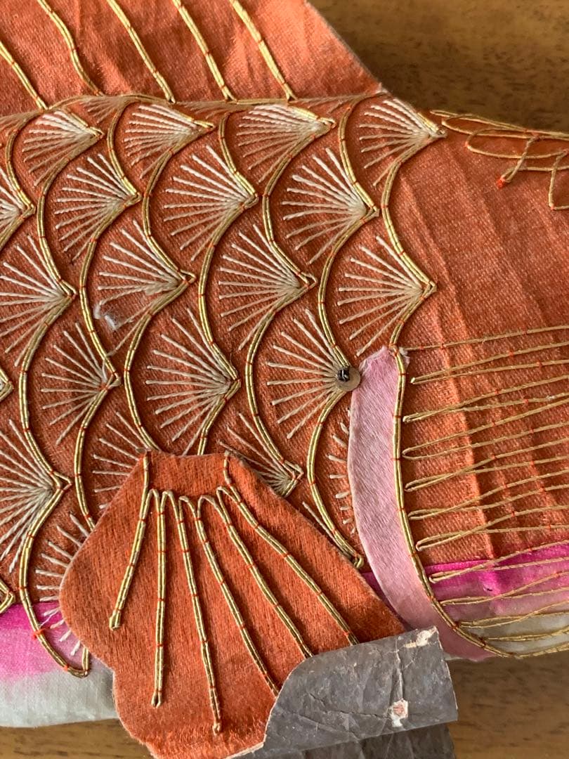 美術工芸品 明治中期 刺繍紋章店作の室内飾り用の鯉のぼり部材一式貴重品