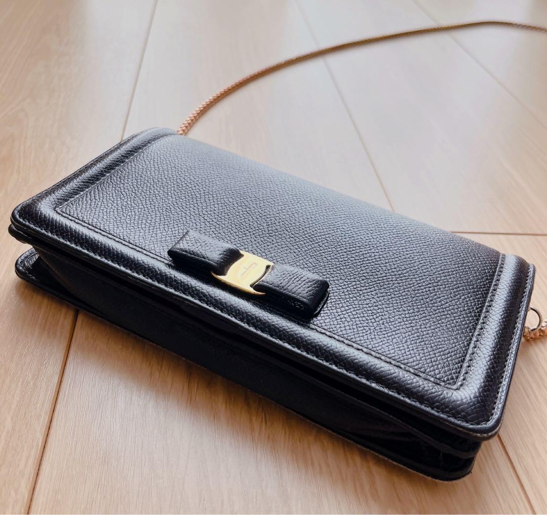Salvatore Ferragamo フェラガモ チェーンウォレット
