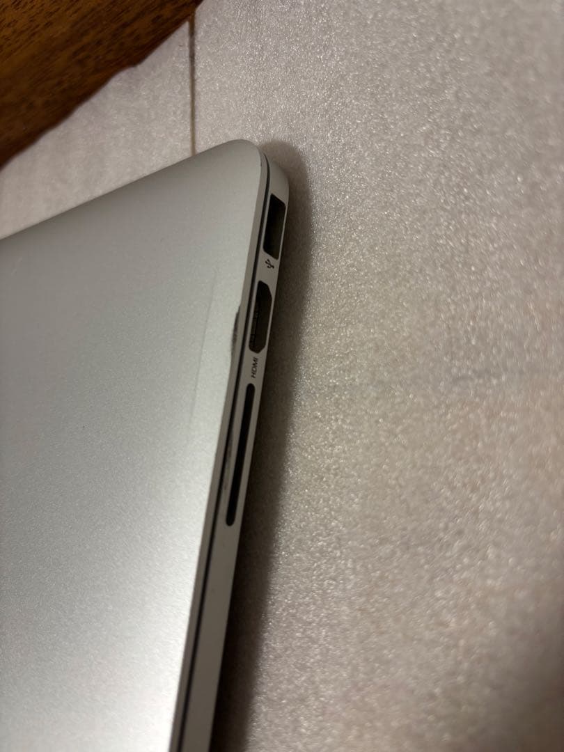 MacBook Pro 13インチ　A1502 256GB i5 Iris