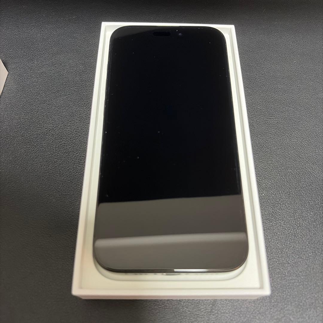 iPhone 15 Pro 256GB ブラックチタニウムSIMフリー版