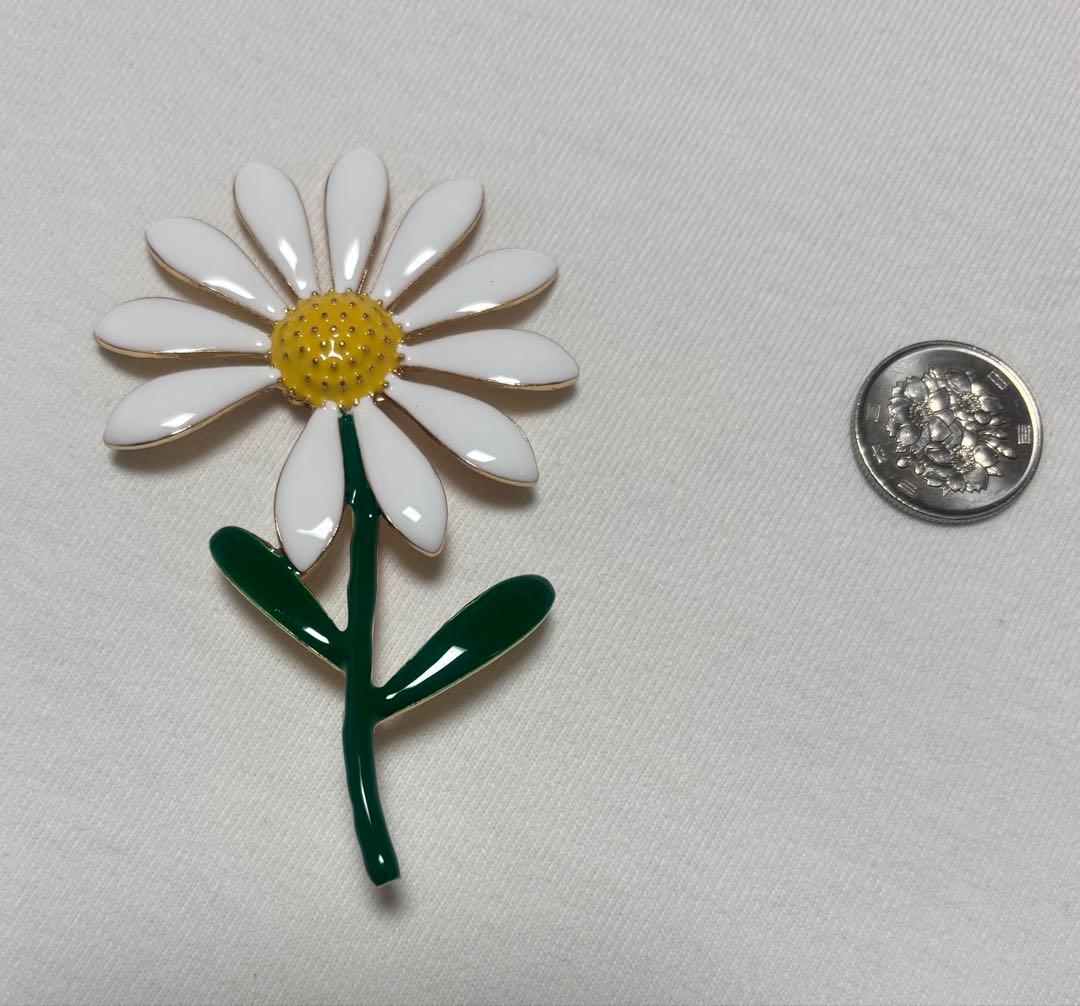 ミ*ー様 G-DRAGONデイジーブローチ