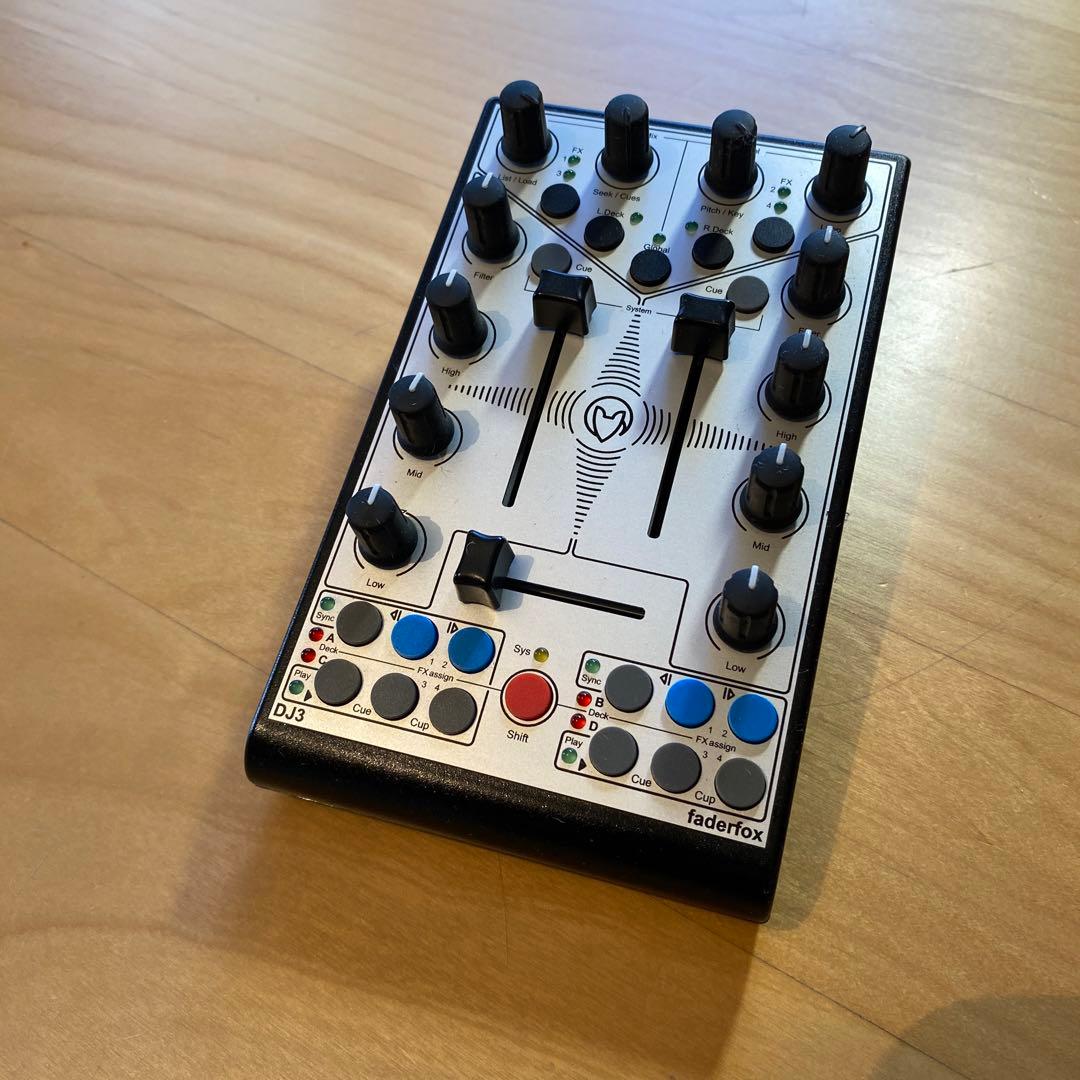 Faderfox DJ3 コントローラー ( MIDI )