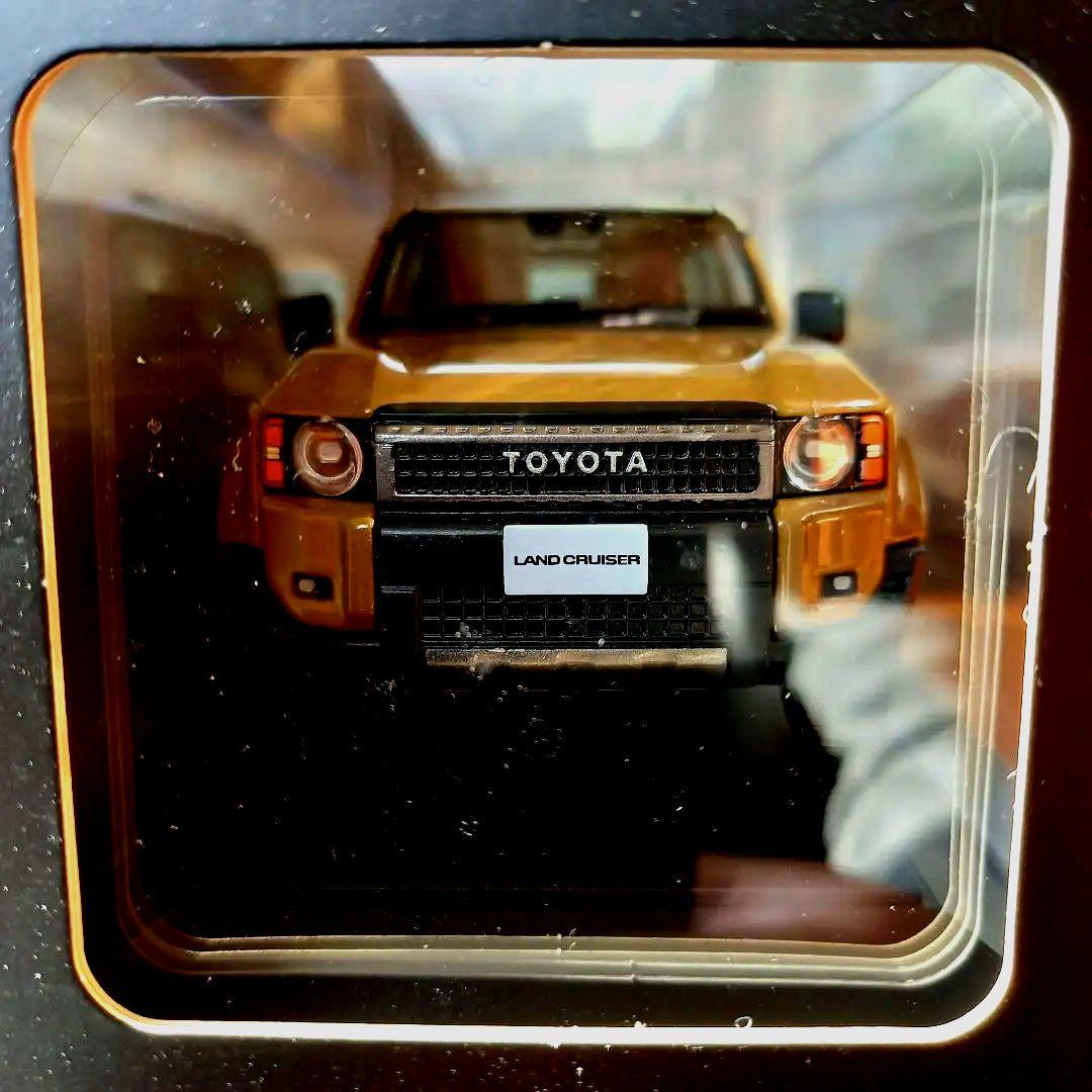 ランクル250 1/30クリアケース入ミニカー9台セット