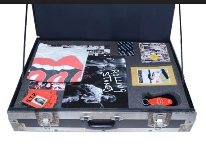 ローリングストーンズ  ツアー・ロード・ケース型ボックスセット！