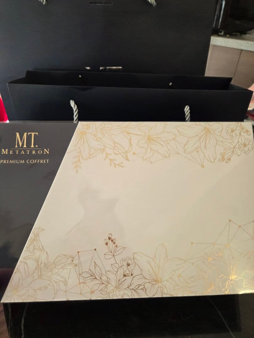 rin様【新品】MT メタトロン プレミアコフレ 2025
