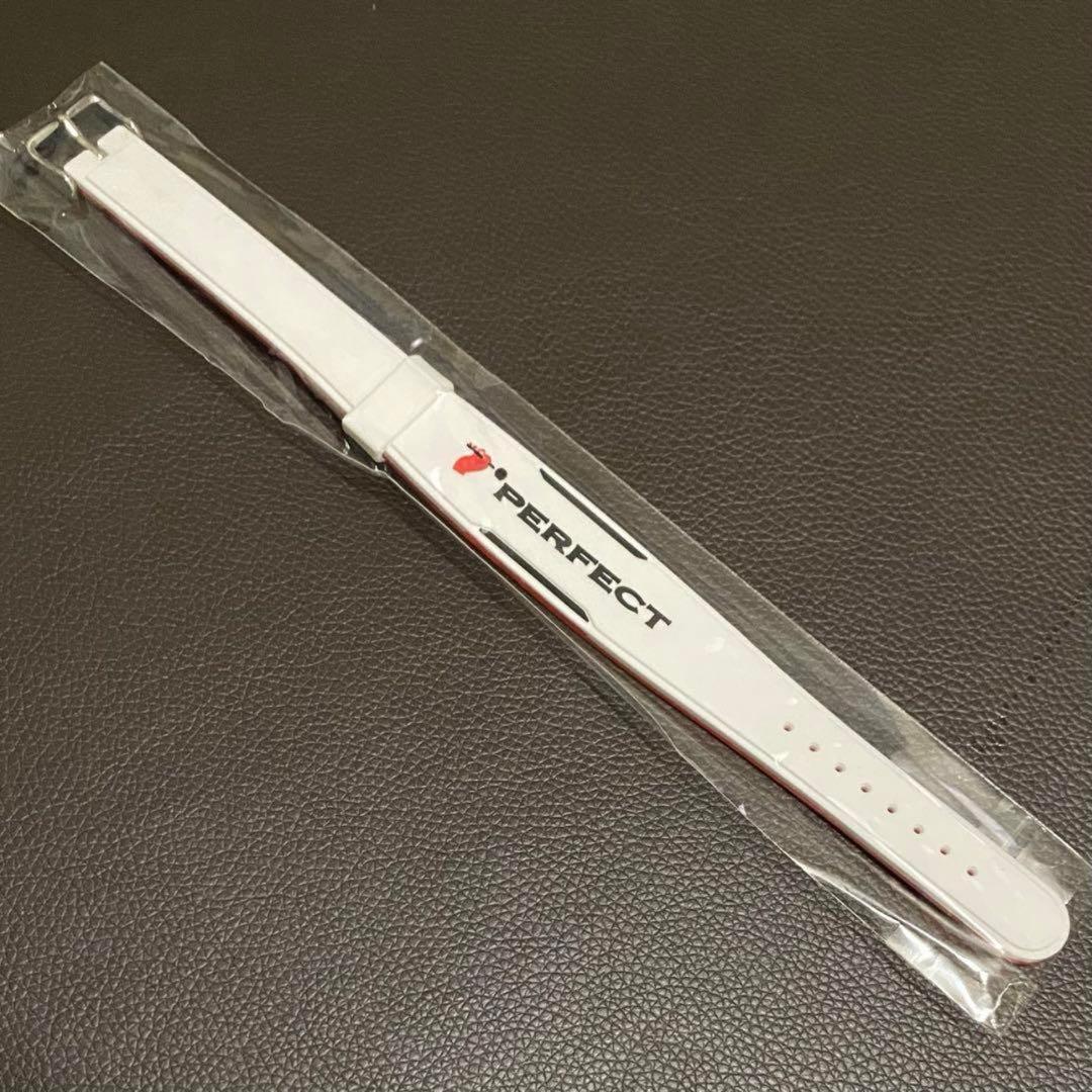 PERFECTプロ用リストバンド型フェニカ レプリカ白