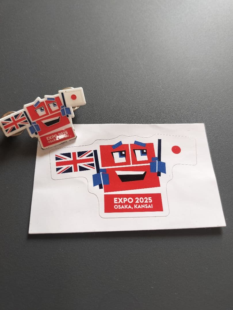 【激レア・非売品】EXPO2025イギリス館ピックスピンバッジとステッカーセット