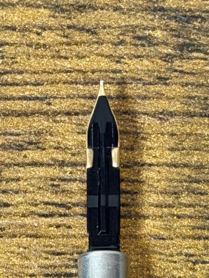 新品未使用　1971年製　キャップレス　ストライプ　14金　万年筆　細字　備品付