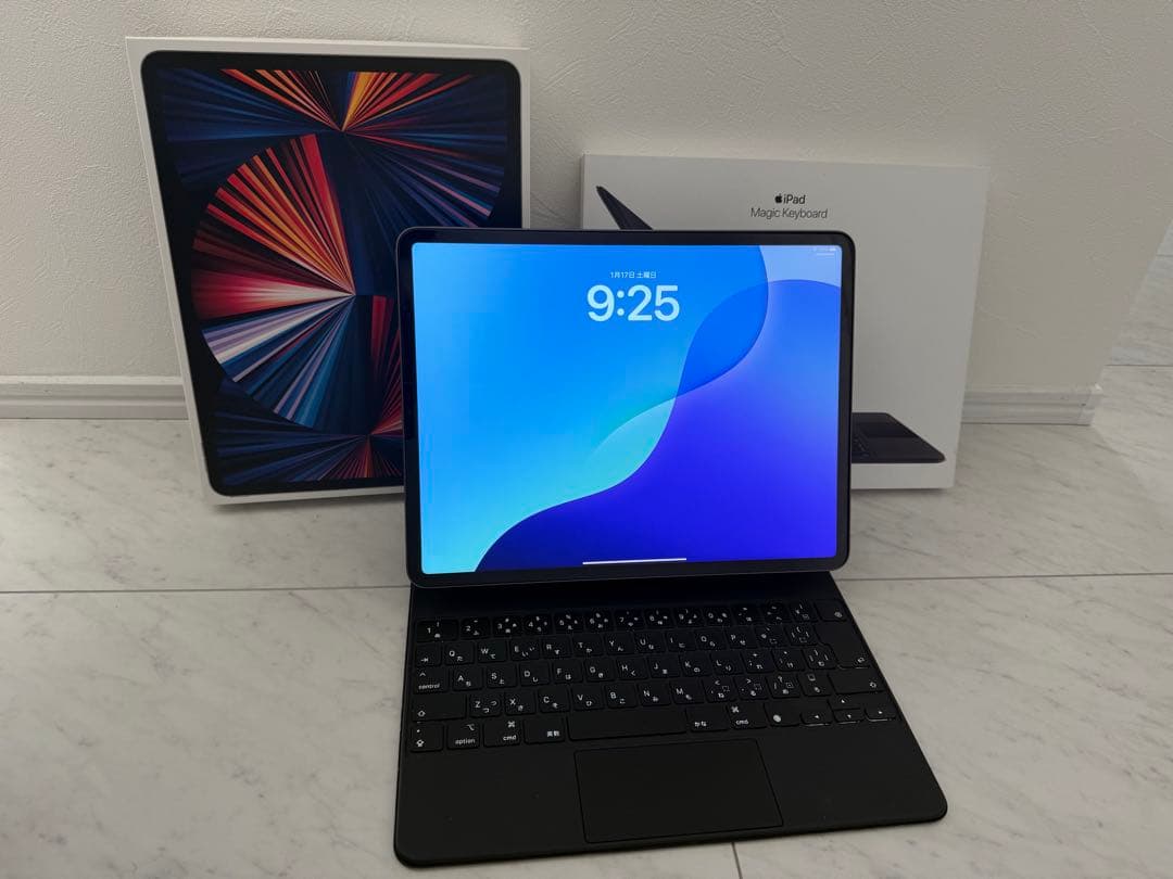 iPad Pro 12.9インチ　第五世代　128GB マジックキーボード