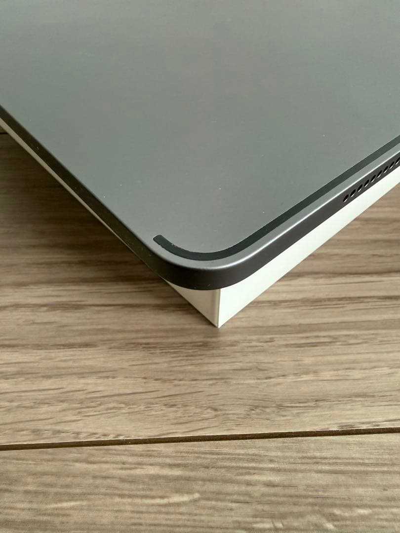 iPad Pro 12.9インチ　第五世代　128GB マジックキーボード