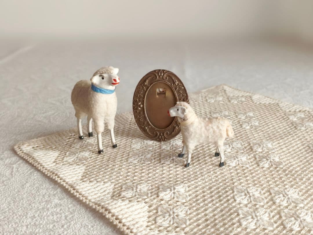 * antique sheep ✵ * 水色リボンのステキな羊さん