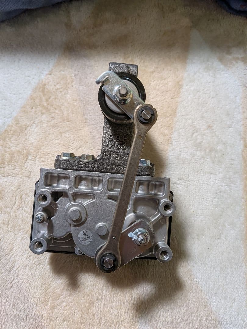 【新品未使用】日野純正　17プロフィア　A09C EGRバルブ