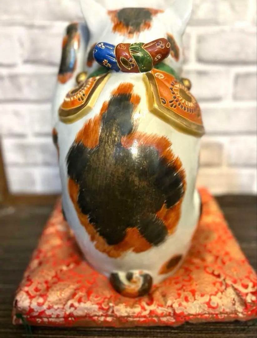 ⭐︎九谷焼⭐︎縁起物⭐︎高級招き猫⭐︎アンティーク品⭐︎レトロ⭐︎商売繁盛⭐︎座布団付き