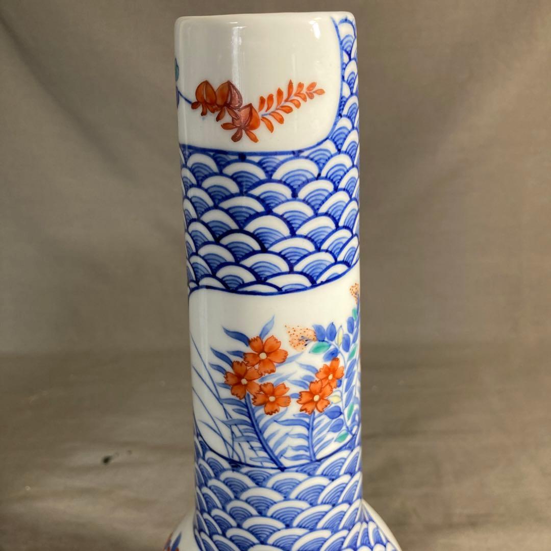 【市川光春】色鍋島の伝統　鍋島藩窯　御庭窯　市川光春作　波地紋花絵　花瓶