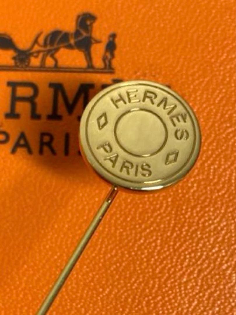 美品　HERMES エルメス　セリエ　ピンブローチ　ピンバッチ　ゴールド　箱付き