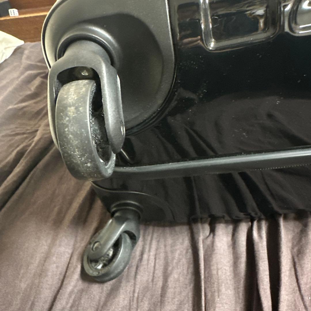 LeSportsac ハードシェルキャリーケース E237 ブラック