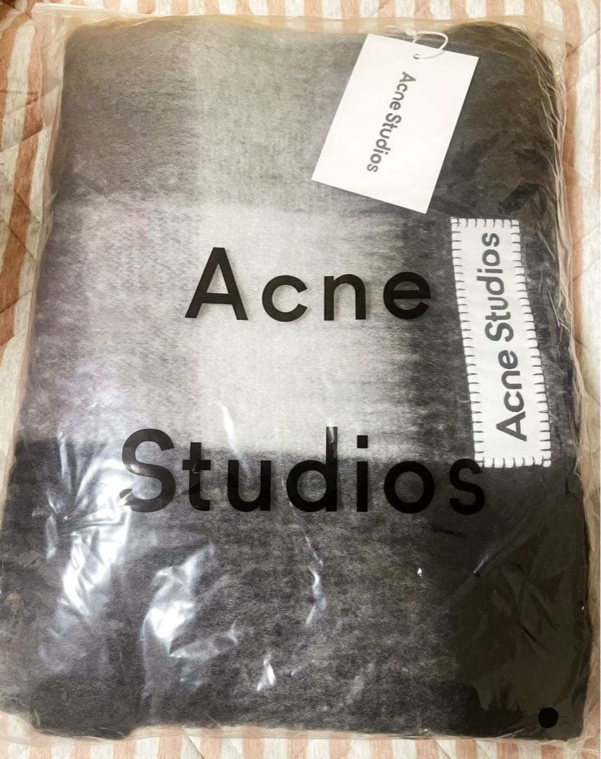 【新品未使用】Acne Studios　マフラー