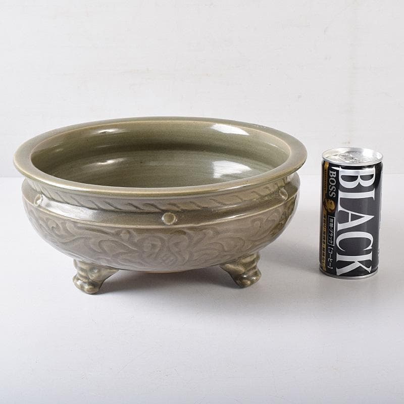 中国　龍泉窯　青磁　花文　三つ足大香炉　M　R8769