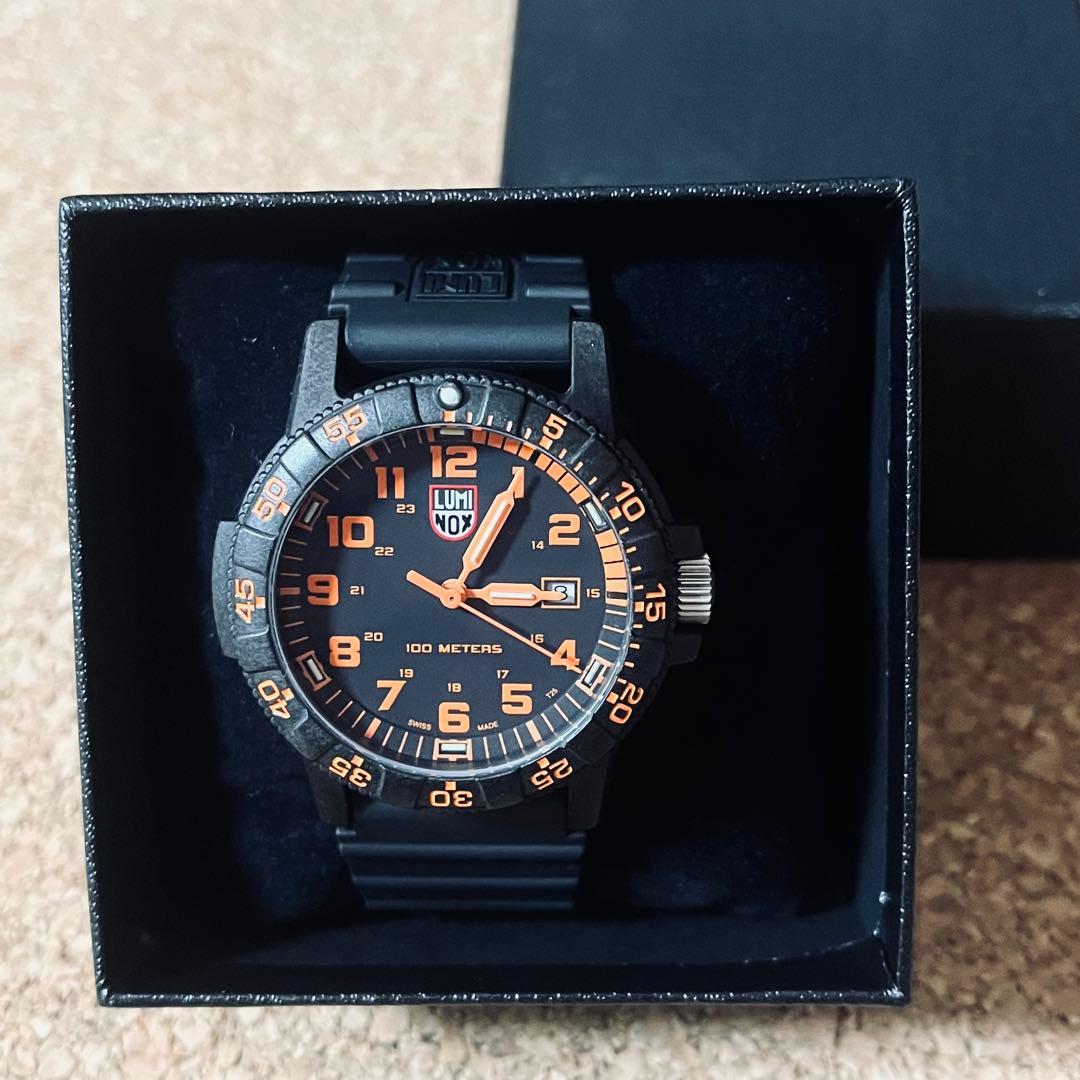 LUMINOXシリーズ0320／オレンジ カーボンケース