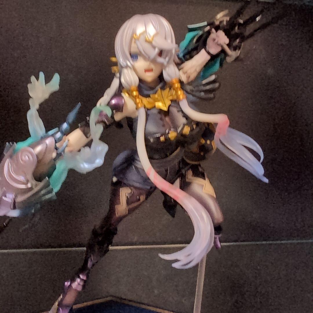 リラ ディザイア フィギュア Lucera