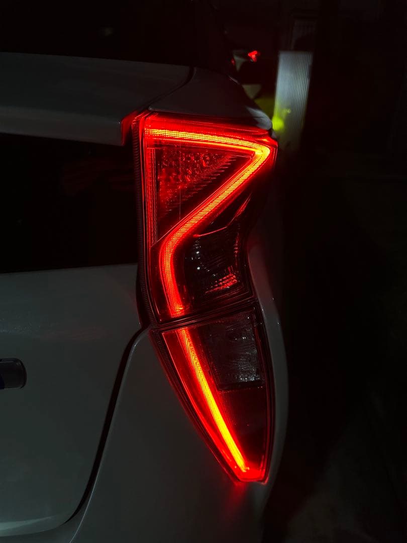 【SALE】プリウス50 前期 シーケンシャルテールランプ ワンオフ