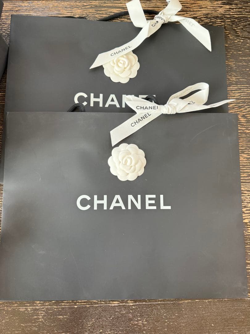 CHANEL ギフトボックス　ギフト袋　袋2枚　箱２つ　リボン　ロゴ入り袋付き