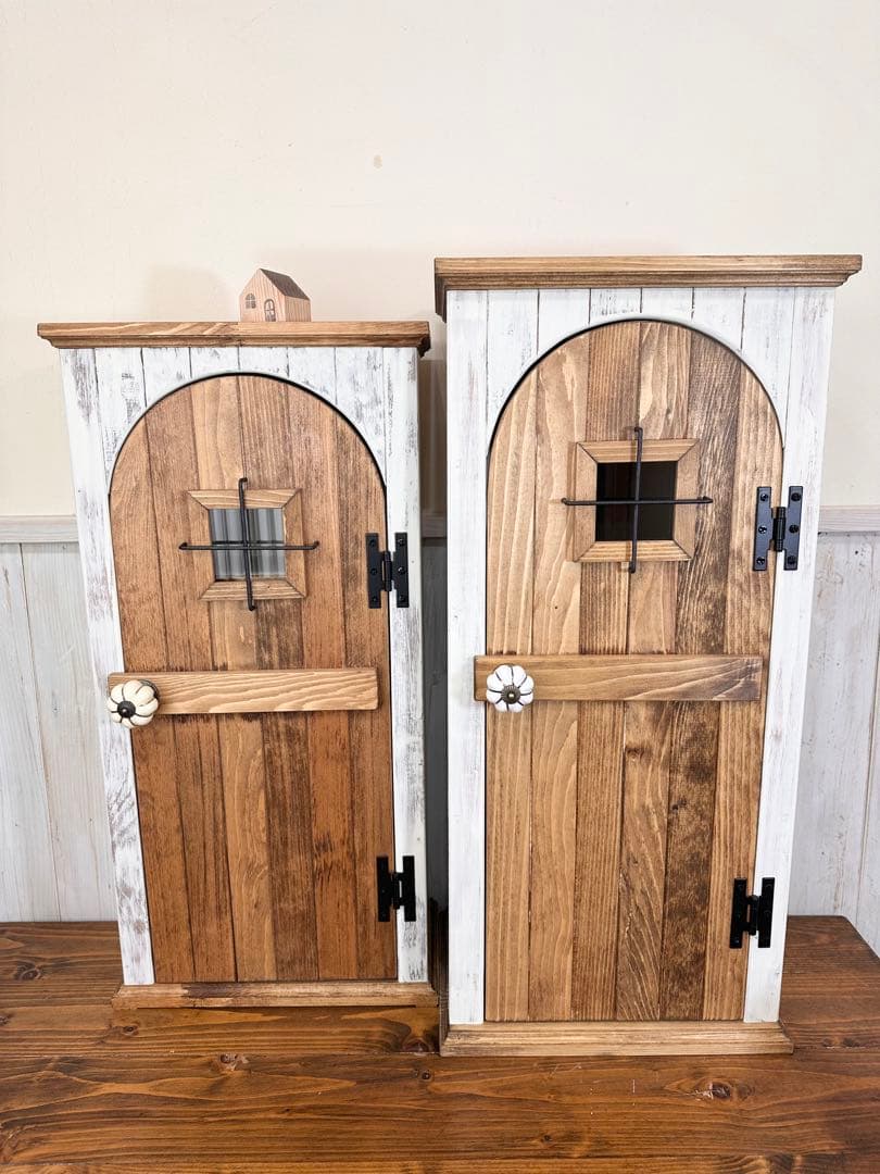 【1点のみ】アンティークの扉のようなキャビネット　試作デザインのためお値引き