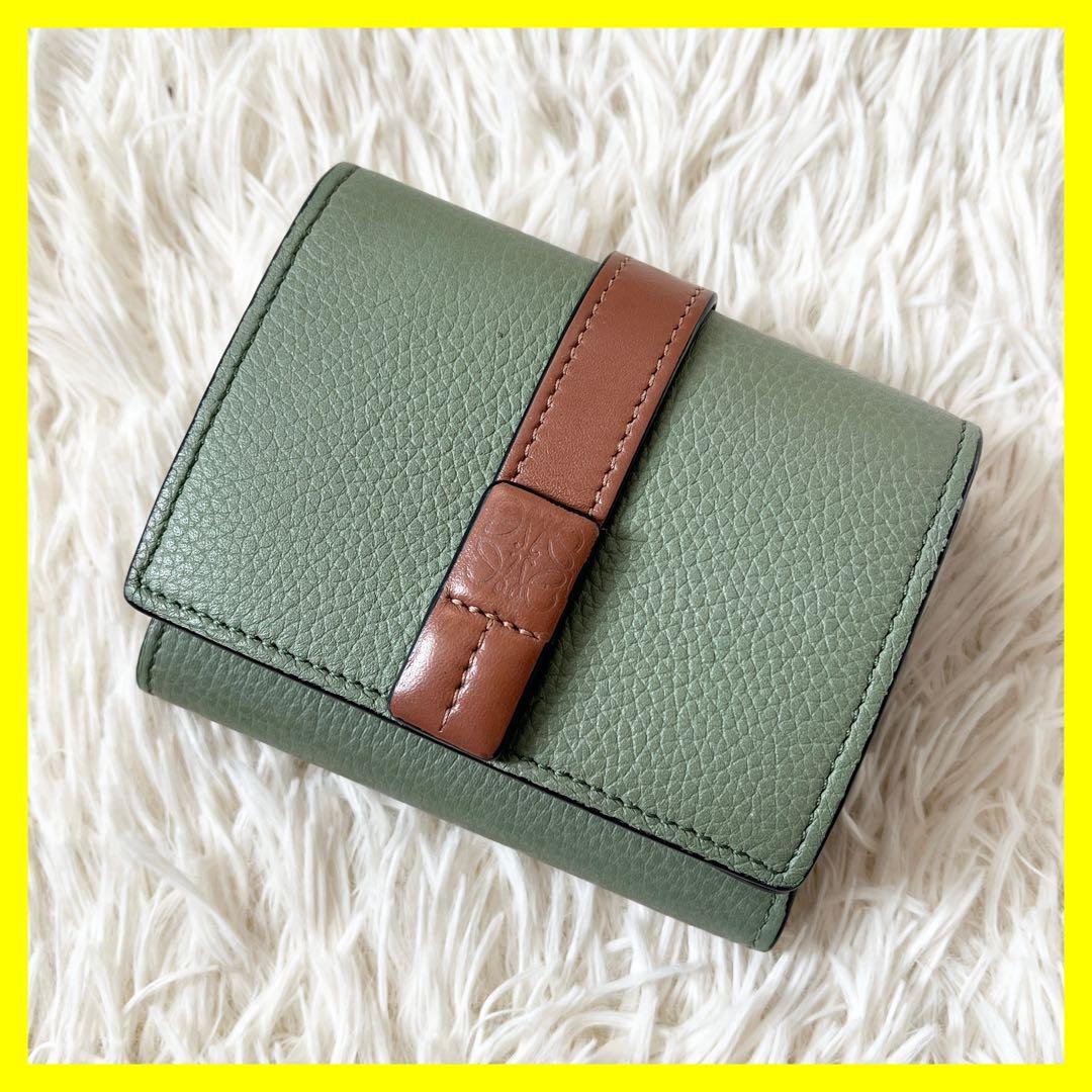 LOEWE 三つ折り財布　コンパクト　アナグラム トライフォールド グリーン