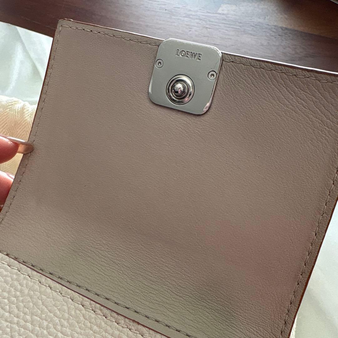 LOEWE 三つ折り財布 グレージュ