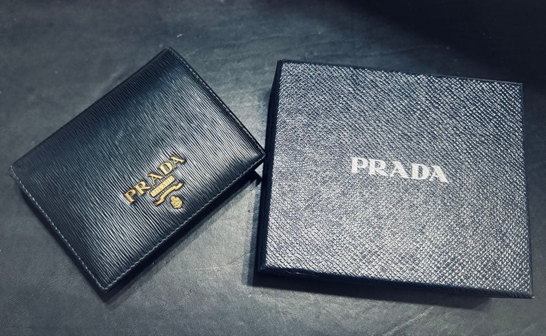 PRADA レザー 二つ折り財布 バイカラー