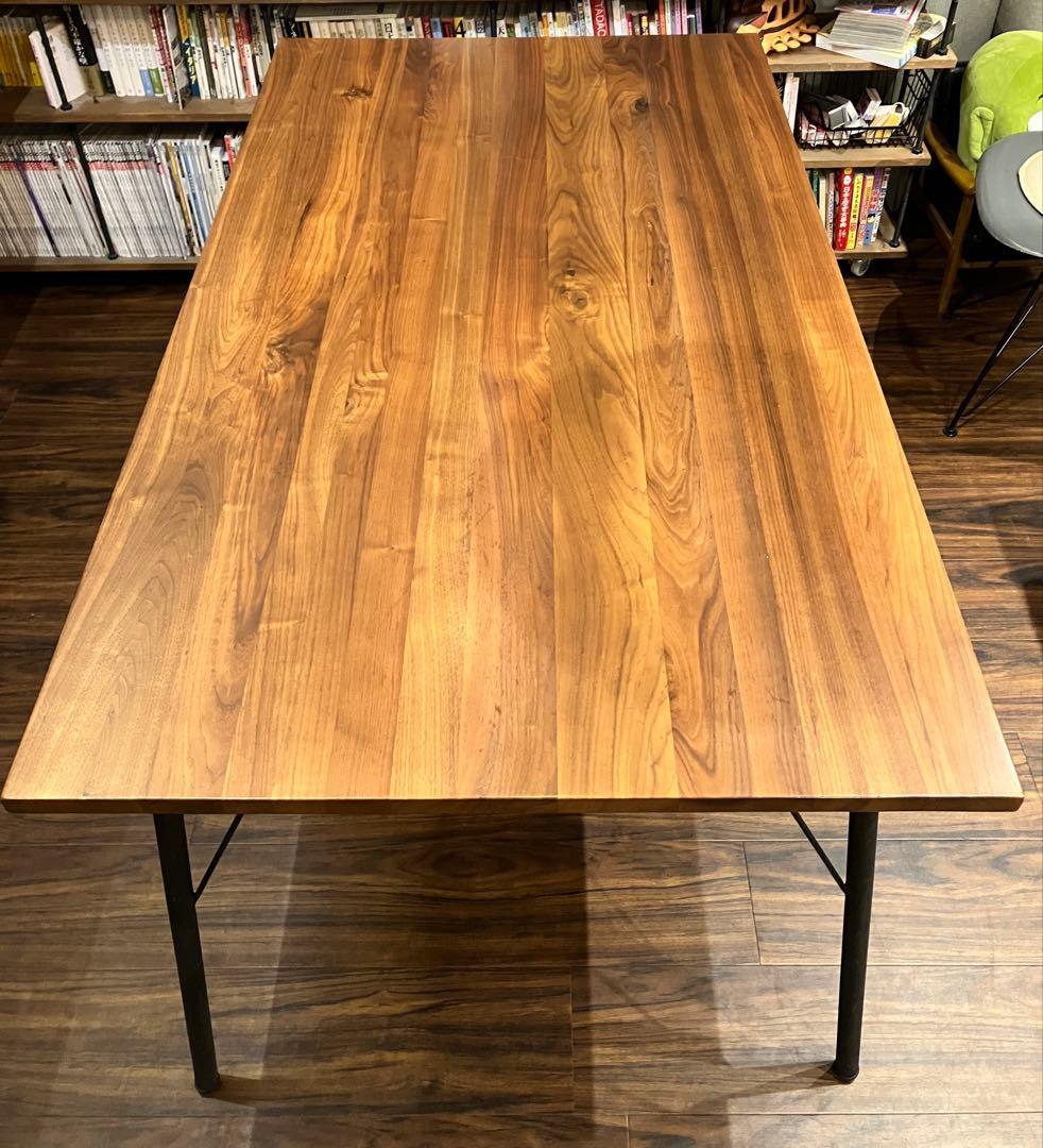 ウォールナット調ダイニングテーブル　アイアン4本脚