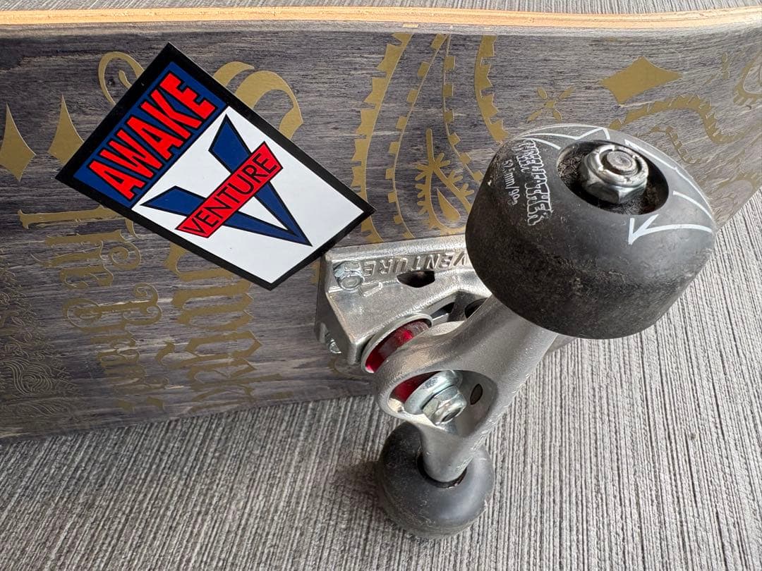 Ventureトラック装飾的スケートボード