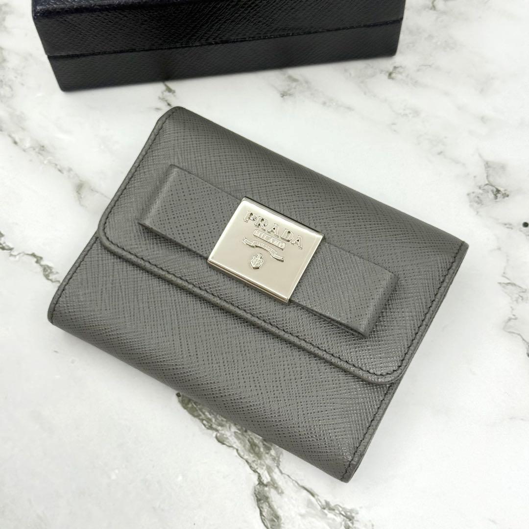 ◆◆mer＊さん専用◆◆【美品】PRADA プラダ 三つ折り財布 サフィアーノ